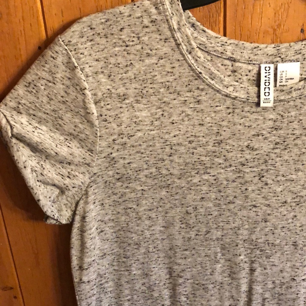 Grey speckled pattern grey t shirt w/sleeve detail